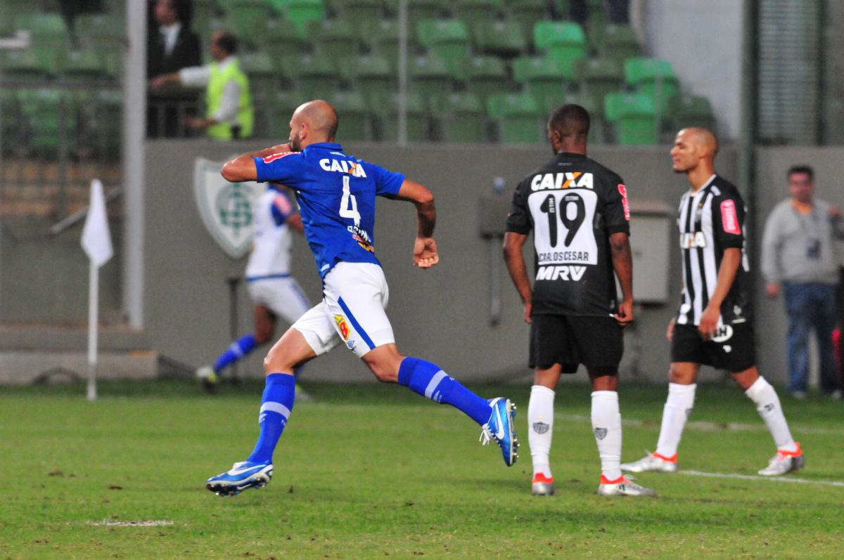 Um dos 17 gols de Bruno Rodrigo pelo Cruzeiro foi na vitória por 3 a 2 sobre o Atlético, no Independência, pelo Brasileirão de 2016 - (foto: Rodrigo Clemente/EM/D.A Press)