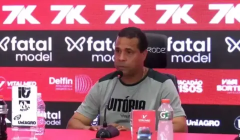 Rodrigo Chagas, do Vitória, foge da responsabilidade após expulsão de Dudu