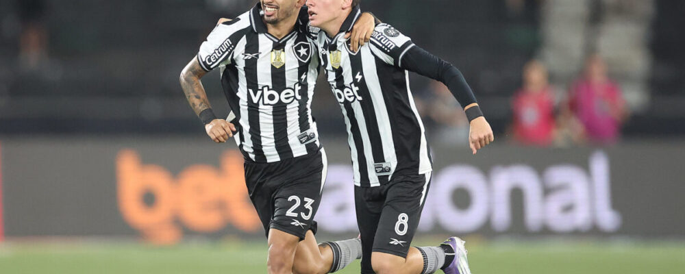 Algoz do Atlético nunca havia marcado pelo Botafogo e foi comprado a peso de ouro