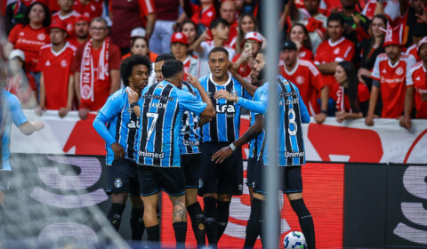 Inter perde pênalti nos acréscimos, e Grêmio vence GreNal eletrizante