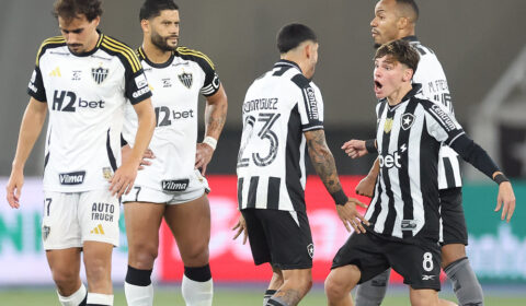Lateral do Botafogo provoca após vitória sobre Atlético: ‘Menos um, já sabe’