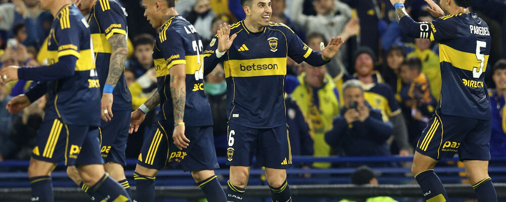 Ex-zagueiro do Atlético faz gols em três jogos seguidos e tem recorde na carreira