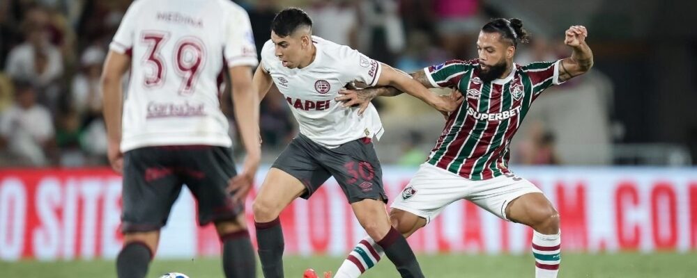 Ex-Galo, Otávio se manifesta sobre saída de Renato e critica torcida do Fluminense < No Ataque