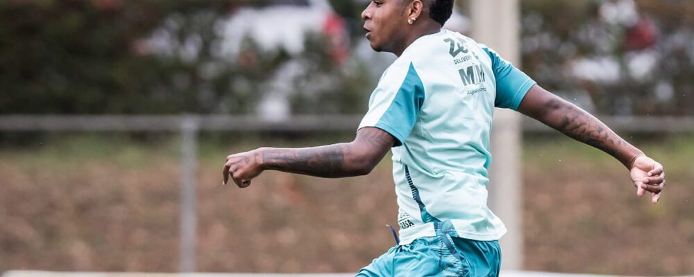 Titular do Cruzeiro é desfalque em treino antes de duelo com Fluminense