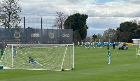 Cruzeiro ganha reforço em treino, mas atacante segue fora da rotina integral