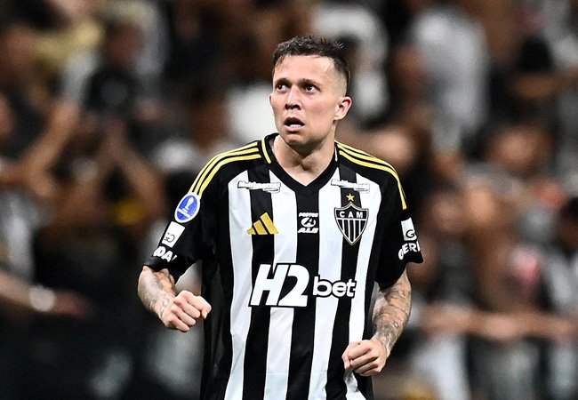 Bernard, meia-atacante do Atlético, comemora gol da classificação à semifinal da Sul-Americana - (foto: Gledston TAVARES / AFP)