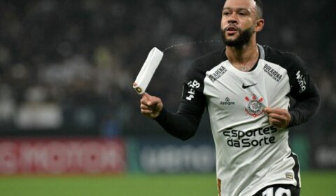 Memphis desfalca treino do Corinthians e é dúvida para jogo com Flamengo