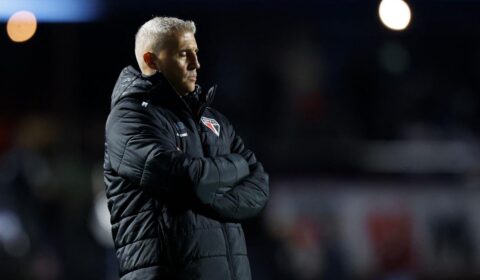 Crespo lamenta eliminação do São Paulo e explica ausência de Oscar