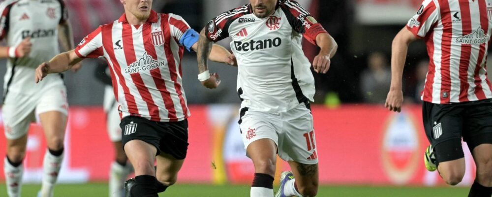 Arrascaeta exalta Rossi, mas lamenta falta de efetividade do Flamengo