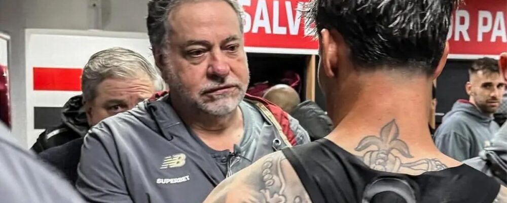 Presidente do São Paulo é xingado pela torcida: ‘Vai tomar…’