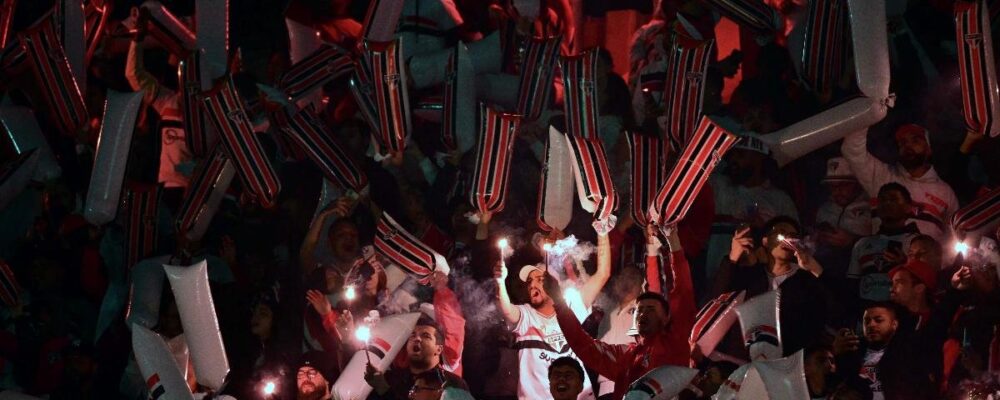 São Paulo paga multa por cantos homofóbicos de torcedores contra Corinthians