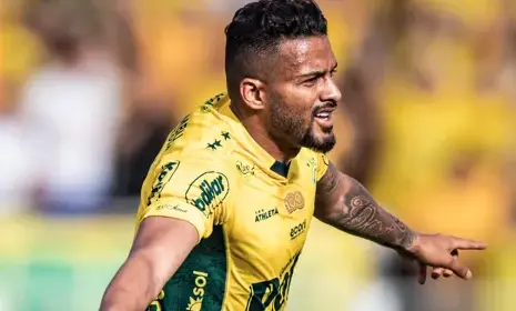 Aniversariante da semana, Reinaldo supera marcas da Série A e projeta duelo com o Atlético-MG