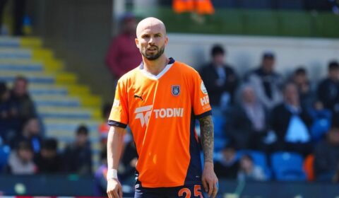 Atacante revelado pelo Atlético é suspenso por um ano do futebol