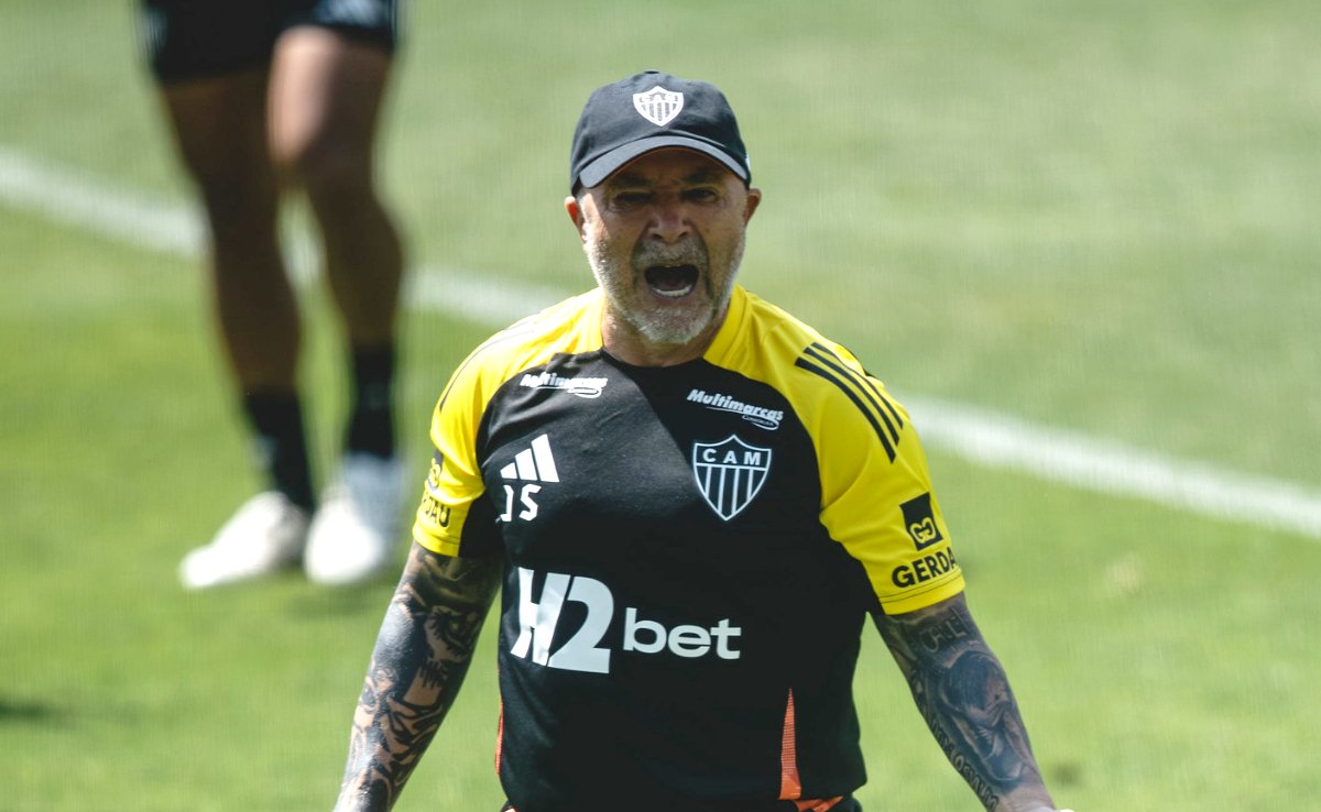 Jorge Sampaoli durante treinamento do Atlético na Cidade do Galo (22/9) - (foto: Pedro Souza/Atlético)
