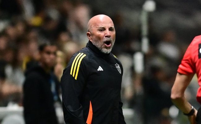 Sampaoli exalta vitória do Atlético: ‘Para mim são seis pontos, não três’