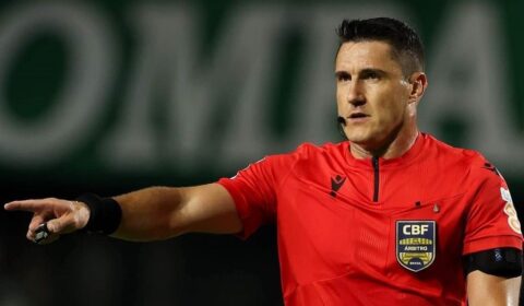 Árbitro explica em súmula cartão que gerou revolta de Hulk, do Atlético