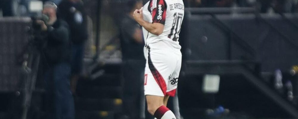 Flamengo: Arrascaeta cola em Kaio Jorge, do Cruzeiro, na artilharia do Brasileirão