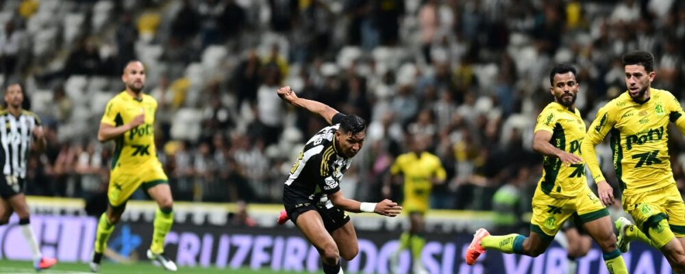 Atacante do Atlético volta a dar assistência para gol após mais de um ano