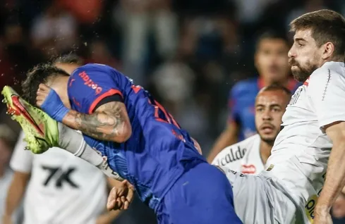 Fernando Seabra critica árbitro após polêmica no VAR em jogo do Red Bull Bragantino