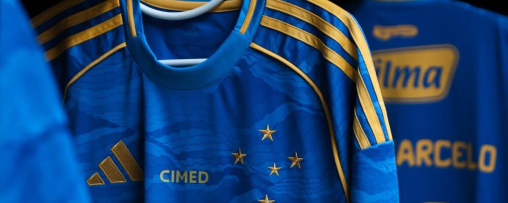 Cruzeiro quebra recorde de vendas com terceira camisa de 2025