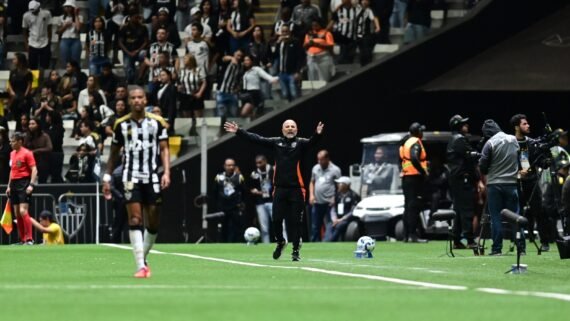 Jorge Sampaoli em ação pelo Atlético contra o Mirassol na Arena MRV (foto: Leandro Couri/EM/D.A. Press)