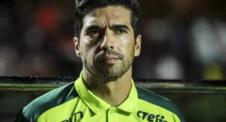 Abel Ferreira retorna de Portugal e comanda preparação do Palmeiras para enfrentar o Inter