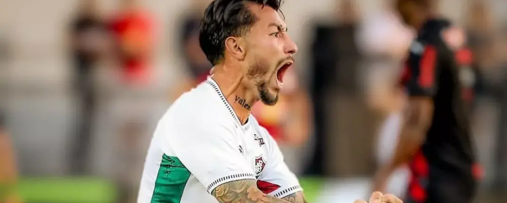 Acosta se destaca e briga por vaga no time titular do Fluminense