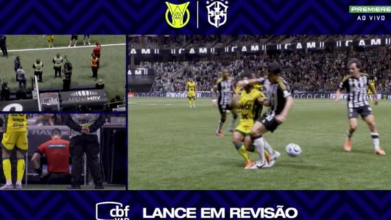 Junior Alonso acertou cotovelada em Danielzinho durante Atlético x Mirassol (foto: Reprodução/Premiere)