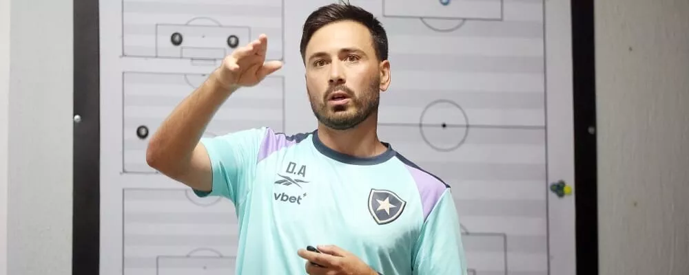 Ancelotti lamenta queda do Botafogo e projeta foco no Brasileiro