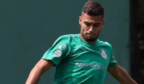 Andreas Pereira faz primeiro treino em reapresentação do Palmeiras