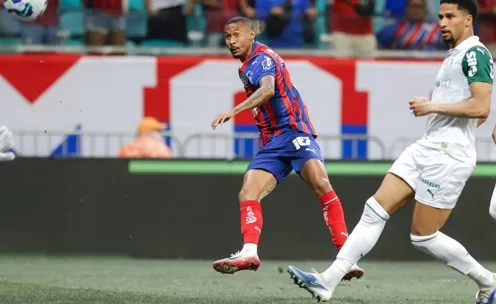 Após polêmica do gramado da Fonte Nova, diretor do Palmeiras rebate Rogério Ceni