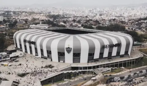 Atlético-MG suspende torcedor que invadiu campo para tirar foto com Neymar