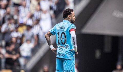 Atlético: Neymar reage ao gramado da Arena MRV com comentário polêmico