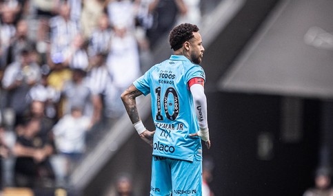 Atlético: Neymar reage ao gramado da Arena MRV com comentário polêmico