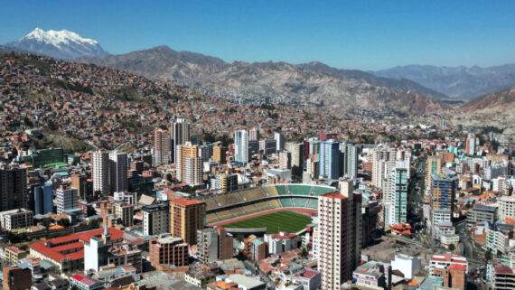 Estádio Hernando Siles é o sétimo de maior altitude no mundo (foto: Aizar Raldes/AFP)