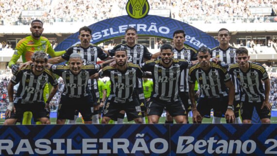Jogadores do Atlético antes de jogo pelo Brasileiro (foto: Pedro Souza/Atlético)