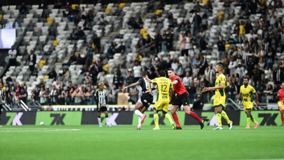 Arena MRV não esteve cheia na vitória do Atlético sobre o Mirassol (foto: Leandro Couri/EM/D.A. Press)