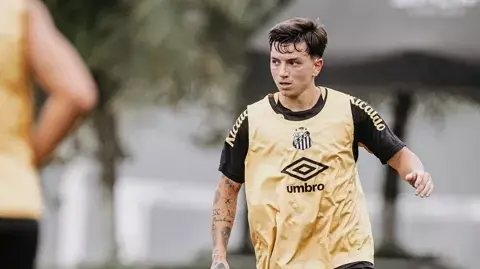 Barreal perde espaço no Santos e futuro segue indefinido para 2025