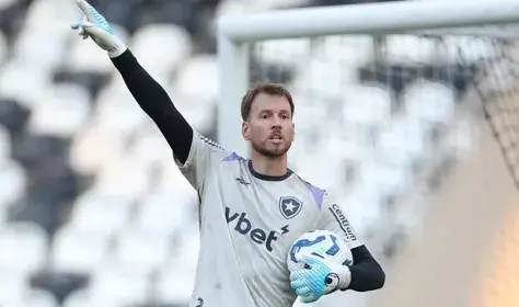 Botafogo aposta nos chutes de longe para surpreender o Vasco