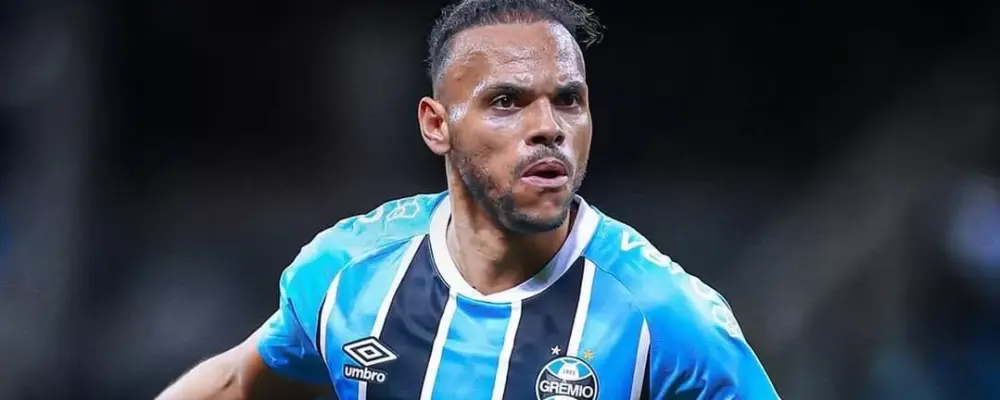 Braithwaite passa por cirurgia no Grêmio e retorna em 2026