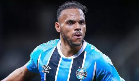 Braithwaite passa por cirurgia no Grêmio e retorna em 2026