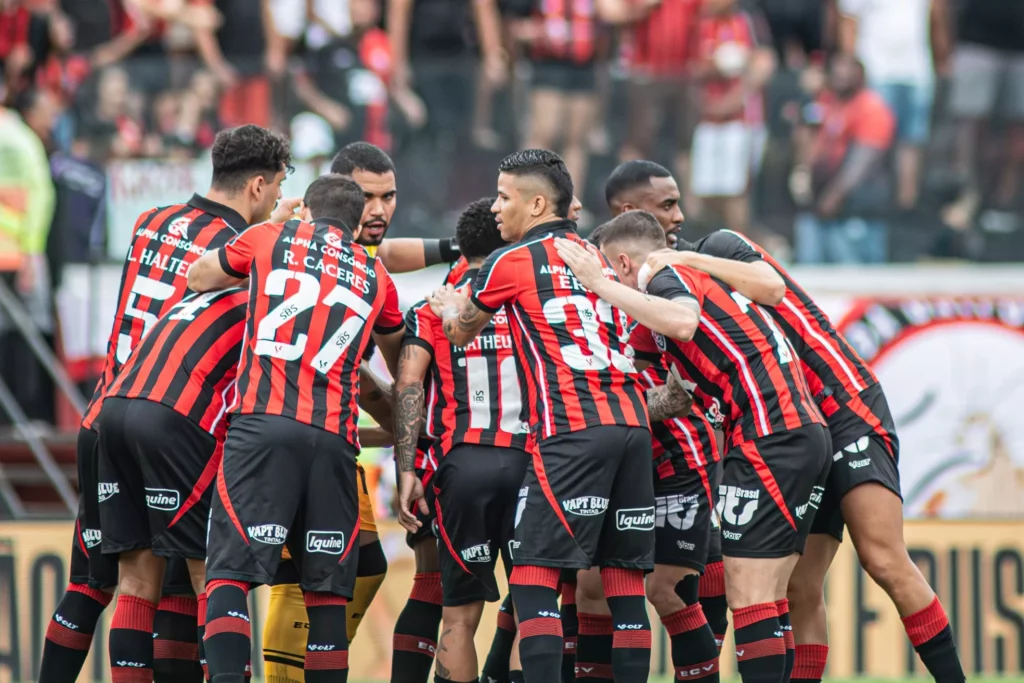 Cartilha do rebaixamento? Vitória liga 'modo Jair Ventura' e oficializa desespero (Foto: Victor Ferreira/ECV)
