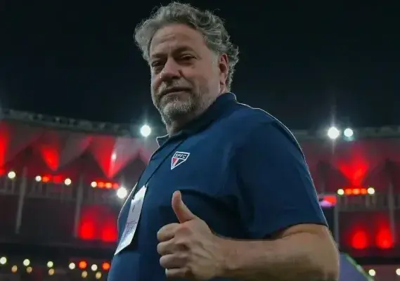 Casares pede desculpas à torcida do São Paulo, mas faz alerta: ‘Processo difícil’