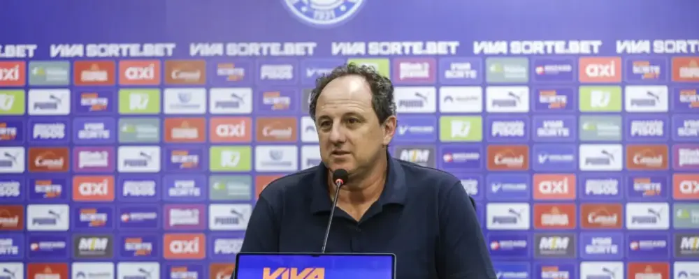 Ceni rebate Abel sobre gramado e corneta estilo de jogo do Palmeiras: “Só ligação direta”