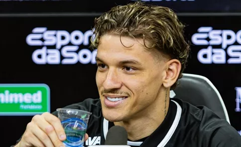 “Chego para ajudá-lo”, afirma Lucca sobre concorrência no ataque do Ceará