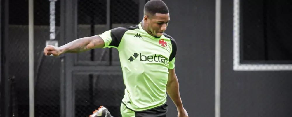 Clube da Bélgica negocia a contratação de lateral do Vasco