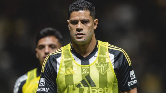 Hulk, atacante do Atlético, no banco de reservas contra o Mirassol (foto: Pedro Souza/Atlético)