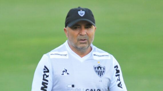 Sampaoli durante treino do Atlético na Cidade do Galo em 2020 (foto: Gladyston Rodrigues/EM/D.A Press)