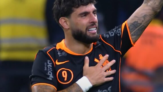 Yuri Alberto chora ao comemorar gol marcado pelo Corinthians contra o Flamengo (foto: Reprodução)