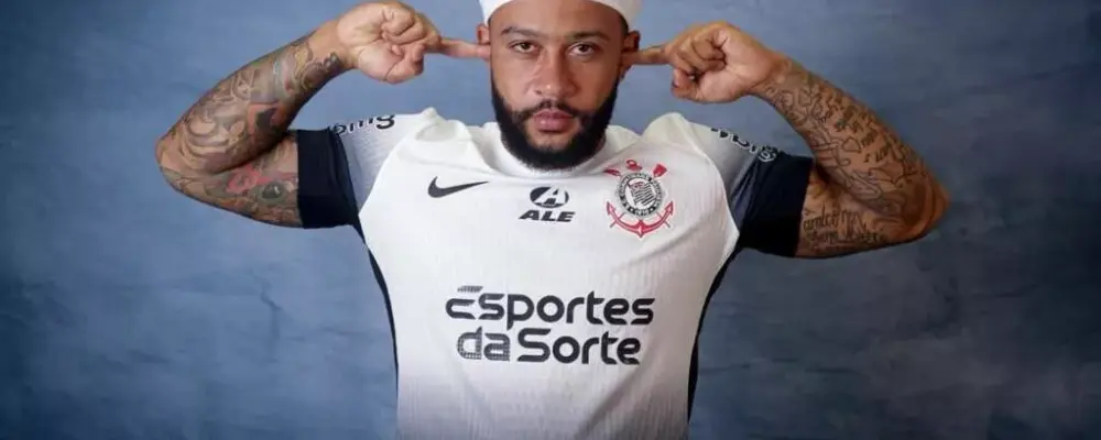 Corinthians convence Depay a receber dívida milionária em parcelas